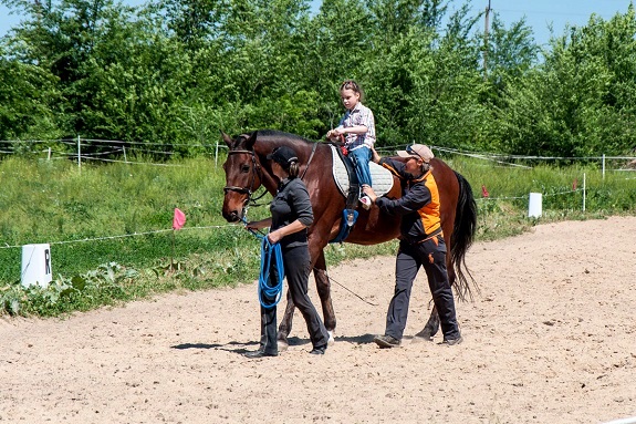 Фото поездка в конный клуб из Днепра